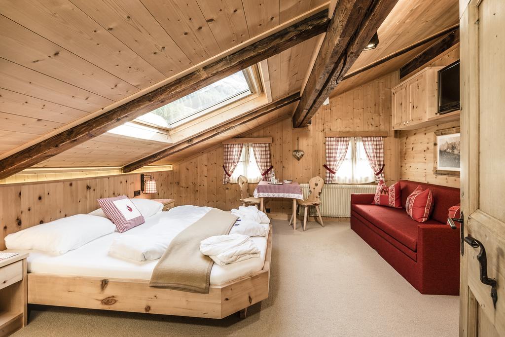 Hotel Oberraindlhof Senales/Schnals الغرفة الصورة